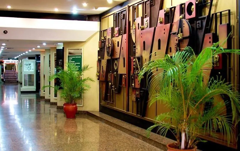 Lincoln Suites Caracas 4*,